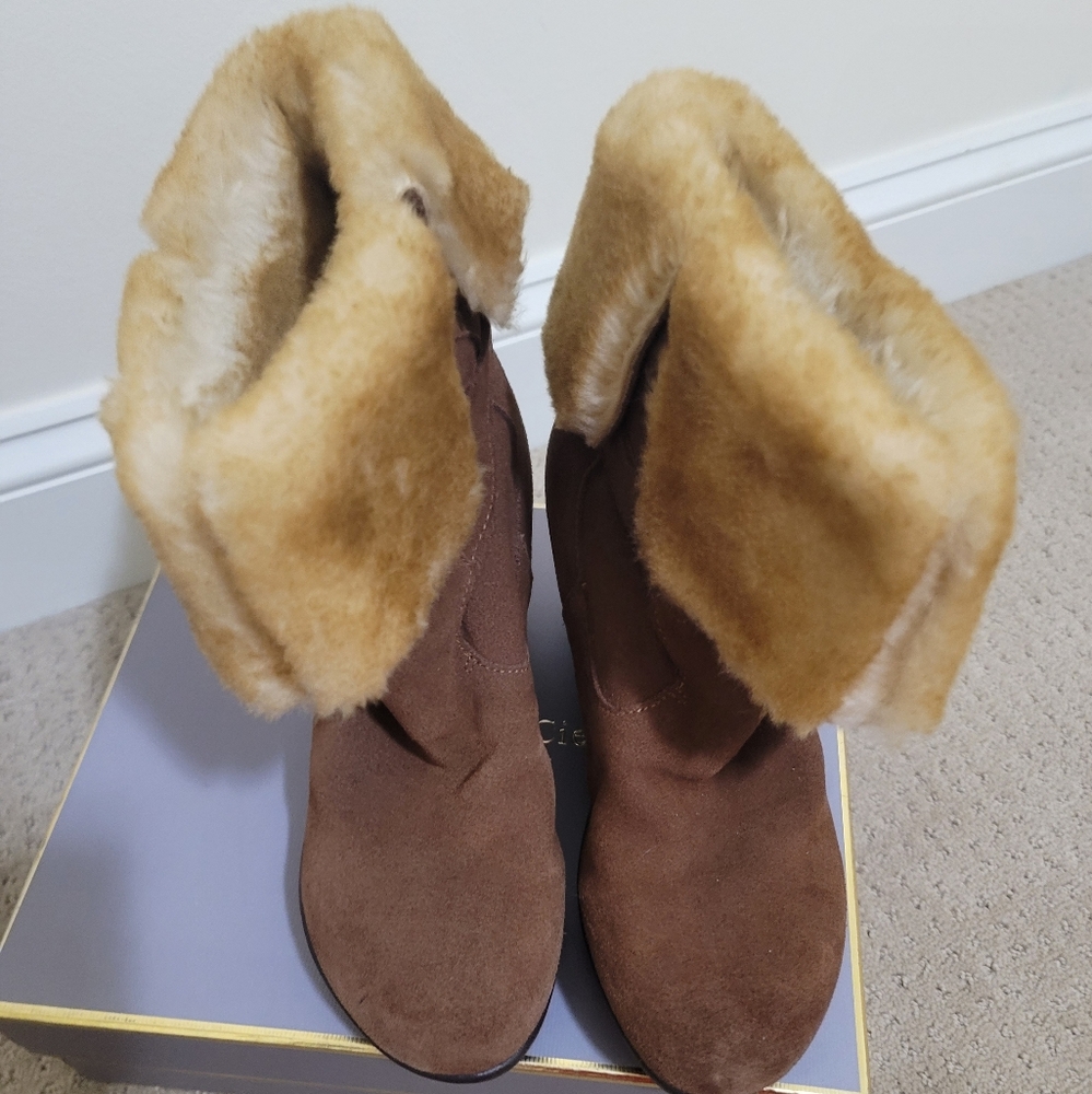 Bearpaw brown size  7